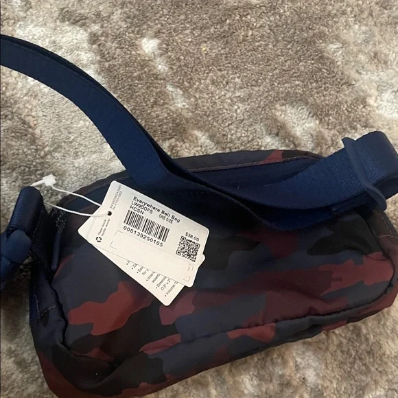 lululemon athletica Camouflage Belt Bag - Blue and Black - Picture 3 of 4